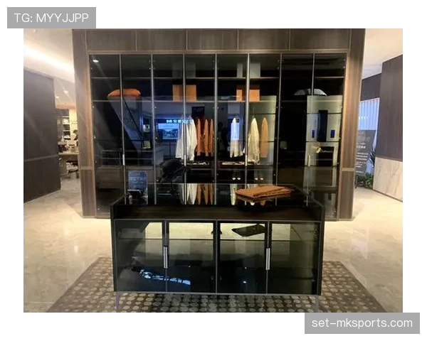 威少衣柜里塞满高定，训练完直接换三套出门